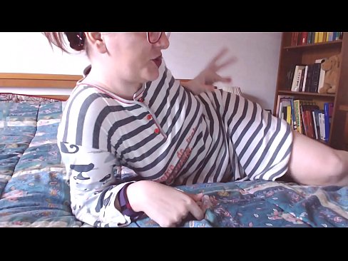 ❤️ この大きな黒いチンコを口に含む小さな奴隷 ❤️ セックス ❌️